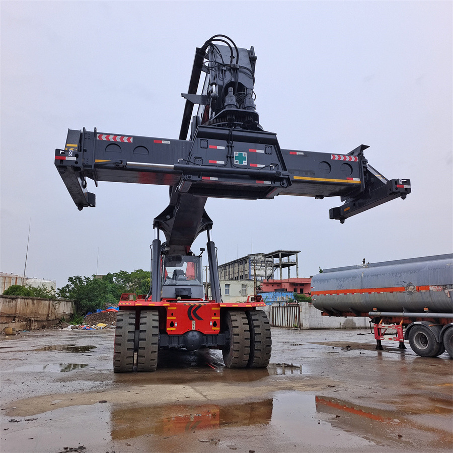 KALMAR DRF 450 - Sānu konteineru krāvējs: foto 2 KALMAR DRF 450 - Sānu konteineru krāvējs: foto 2
