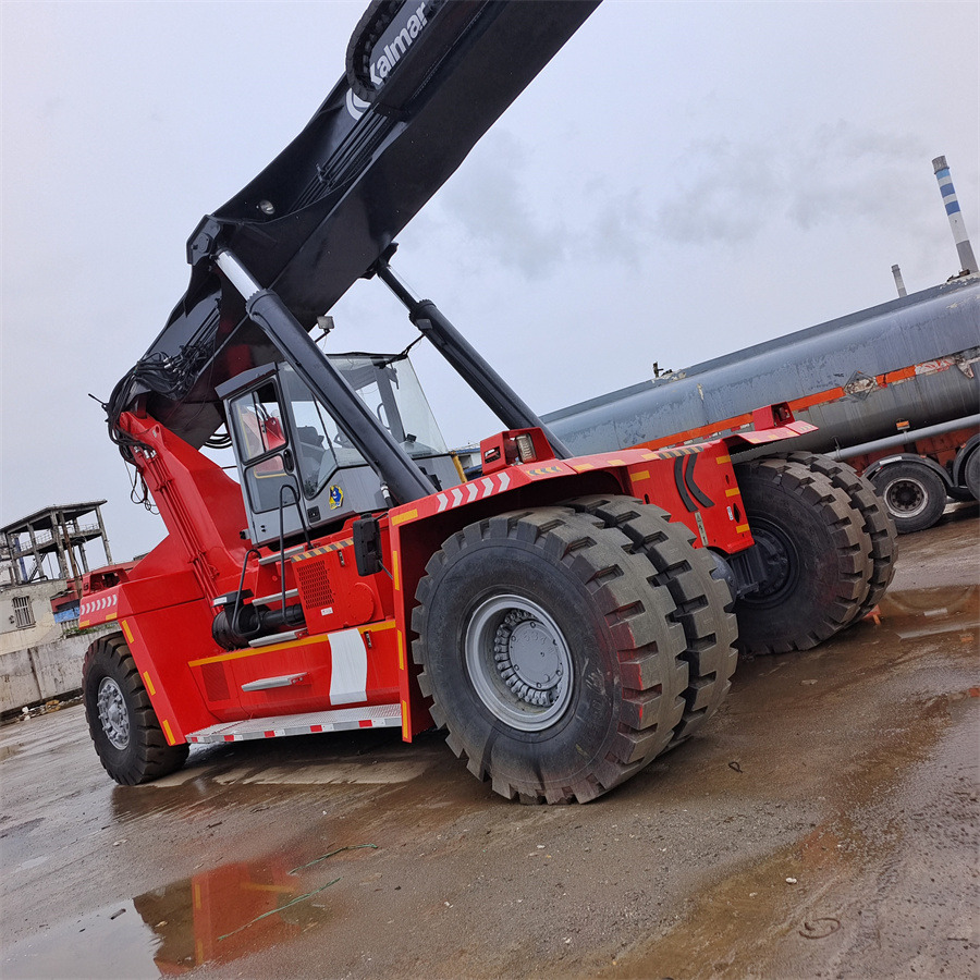 KALMAR DRF 450 - Sānu konteineru krāvējs: foto 4 KALMAR DRF 450 - Sānu konteineru krāvējs: foto 4