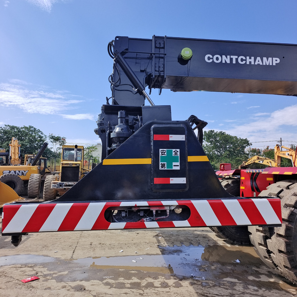 KALMAR DRF 450 - Sānu konteineru krāvējs: foto 2 KALMAR DRF 450 - Sānu konteineru krāvējs: foto 2