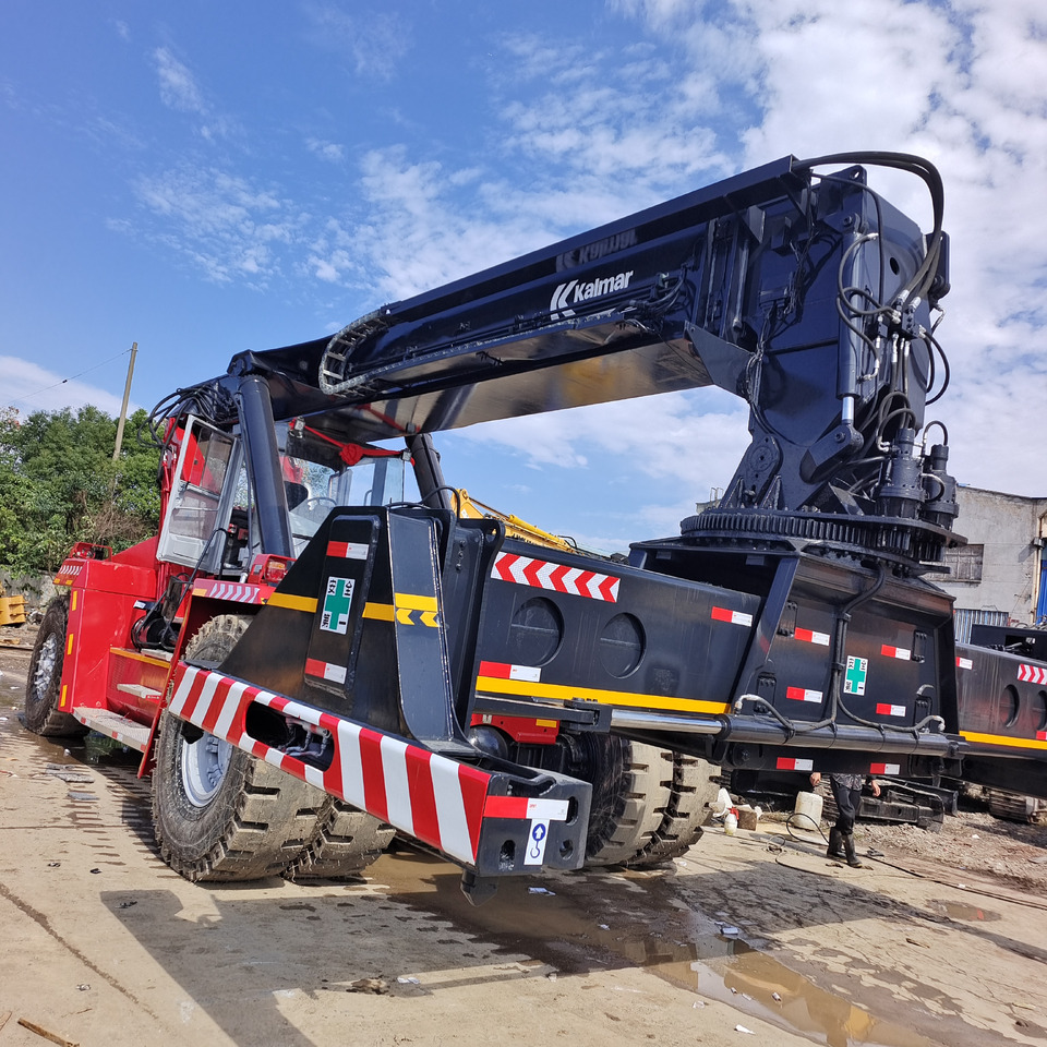 KALMAR DRF450 DRF 450 - Sānu konteineru krāvējs: foto 5 KALMAR DRF450 DRF 450 - Sānu konteineru krāvējs: foto 5