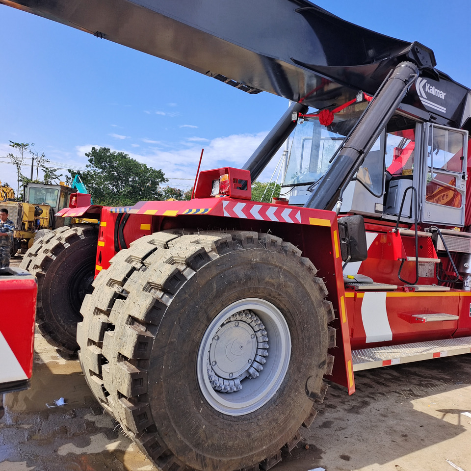KALMAR DRF450 DRF 450 - Sānu konteineru krāvējs: foto 3 KALMAR DRF450 DRF 450 - Sānu konteineru krāvējs: foto 3