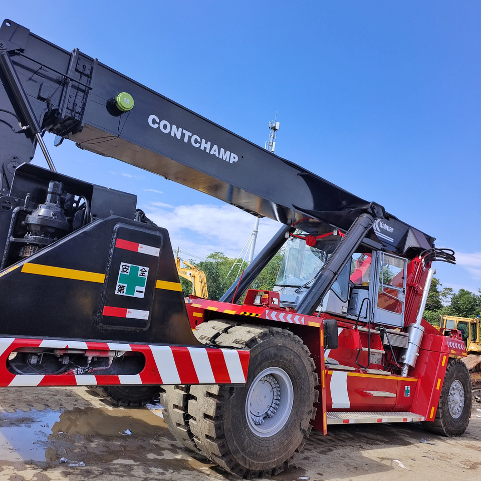 KALMAR DRF450 - Sānu konteineru krāvējs: foto 2 KALMAR DRF450 - Sānu konteineru krāvējs: foto 2