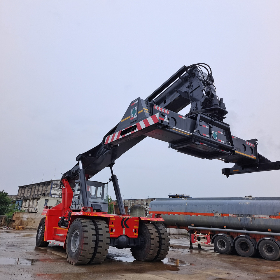 KALMAR DRF450 - Sānu konteineru krāvējs: foto 3 KALMAR DRF450 - Sānu konteineru krāvējs: foto 3