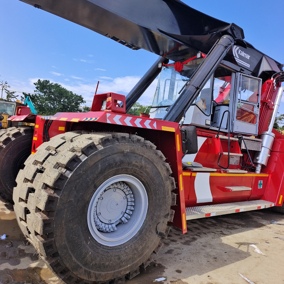 KALMAR DRF450 - Sānu konteineru krāvējs: foto 5 KALMAR DRF450 - Sānu konteineru krāvējs: foto 5