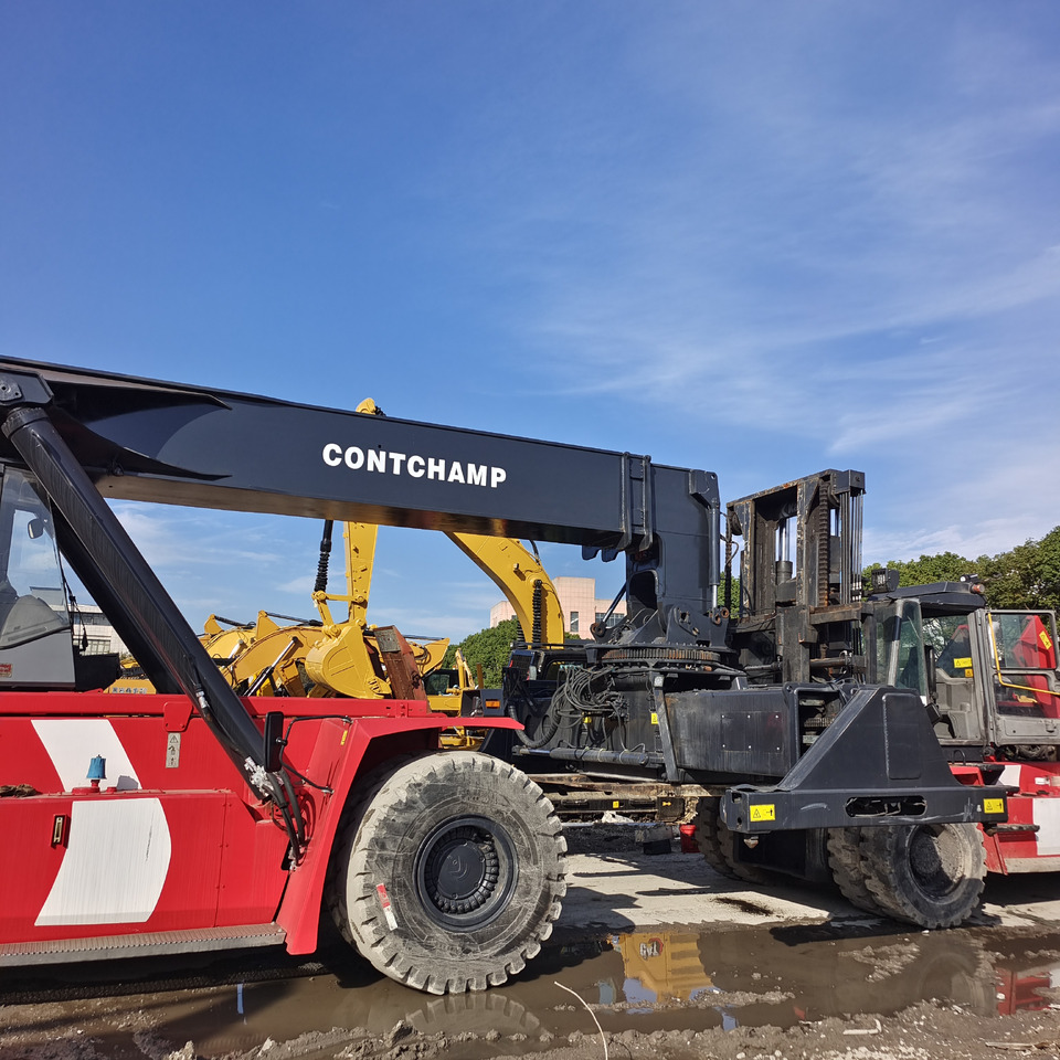 KALMAR DRT450 - Sānu konteineru krāvējs: foto 3 KALMAR DRT450 - Sānu konteineru krāvējs: foto 3