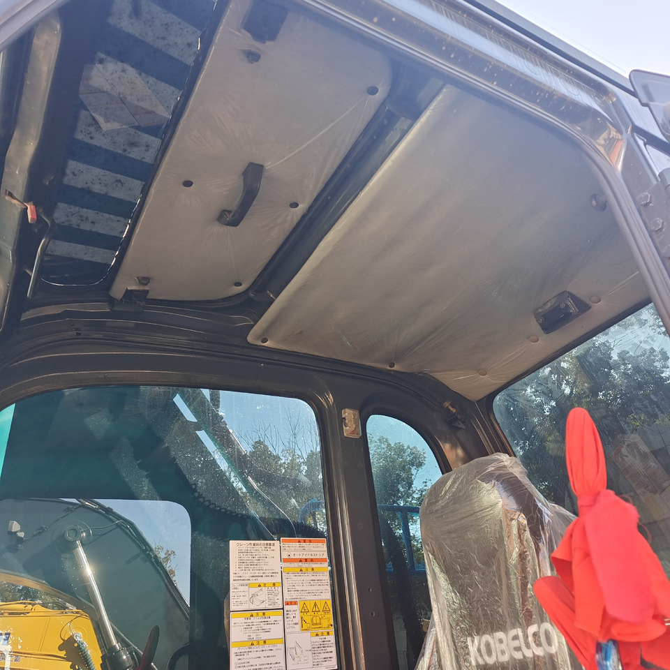KOBELCO SK200-8 - Kāpurķēžu ekskavators: foto 2 KOBELCO SK200-8 - Kāpurķēžu ekskavators: foto 2