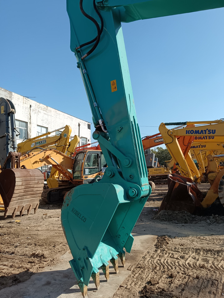 KOBELCO SK200-8 - Kāpurķēžu ekskavators: foto 4 KOBELCO SK200-8 - Kāpurķēžu ekskavators: foto 4