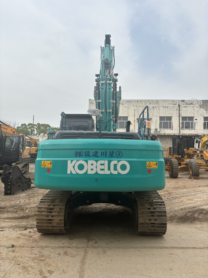 KOBELCO SK210LC - Kāpurķēžu ekskavators: foto 4 KOBELCO SK210LC - Kāpurķēžu ekskavators: foto 4