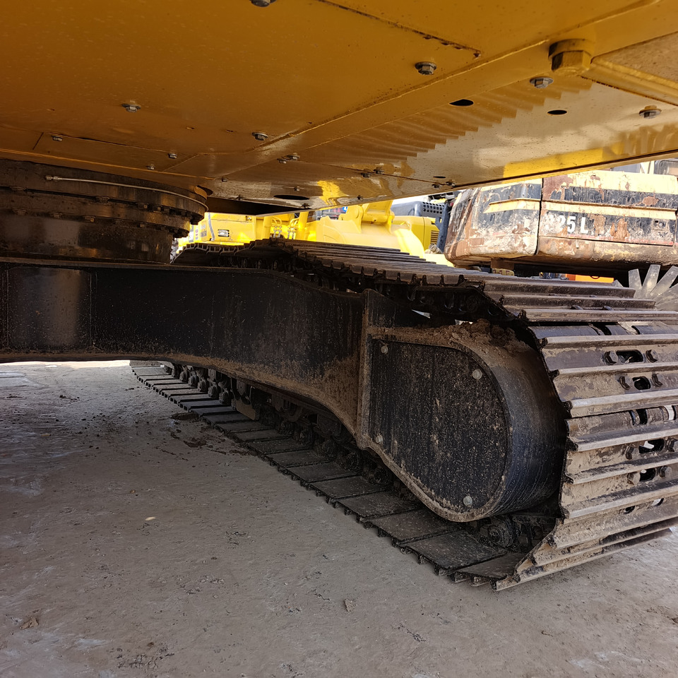 Kāpurķēžu ekskavators KOMATSU PC200-8: foto 8
