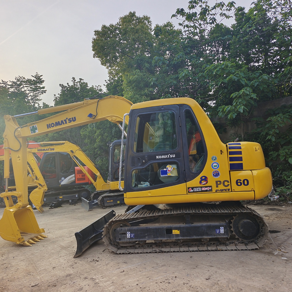 KOMATSU PC60 - Mini-ekskavators: foto 1 KOMATSU PC60 - Mini-ekskavators: foto 1