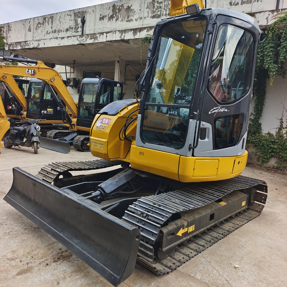KOMATSU PC78US - Mini-ekskavators: foto 1 KOMATSU PC78US - Mini-ekskavators: foto 1