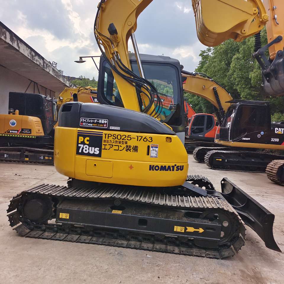 KOMATSU PC78US - Kāpurķēžu ekskavators: foto 1 KOMATSU PC78US - Kāpurķēžu ekskavators: foto 1