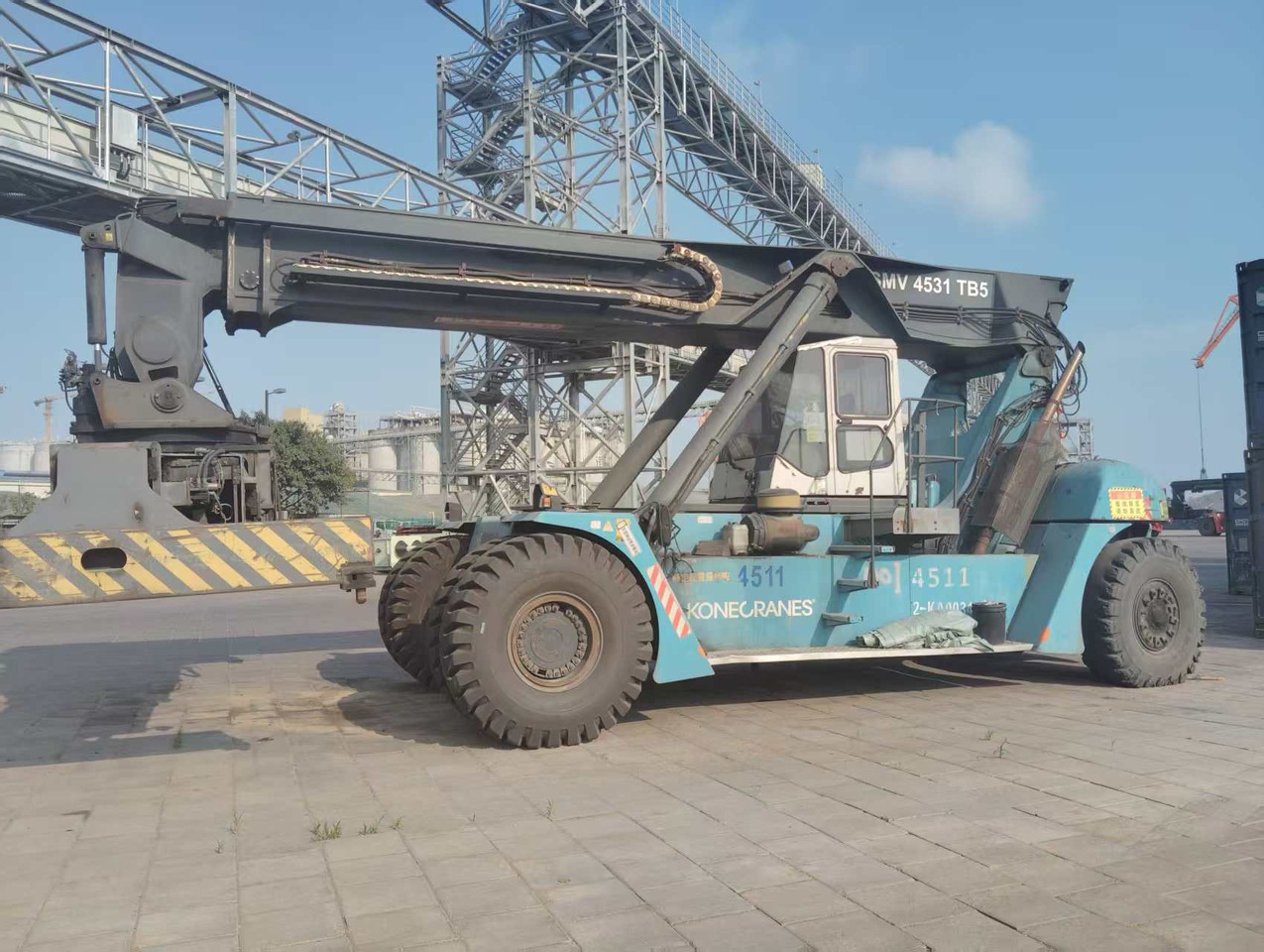 KONECRANES SMV 4531 TB5 - Sānu konteineru krāvējs: foto 4 KONECRANES SMV 4531 TB5 - Sānu konteineru krāvējs: foto 4