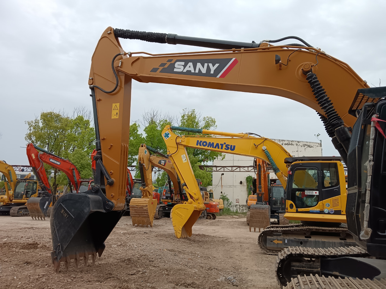 SANY 235C SY 235 C - Kāpurķēžu ekskavators: foto 2 SANY 235C SY 235 C - Kāpurķēžu ekskavators: foto 2