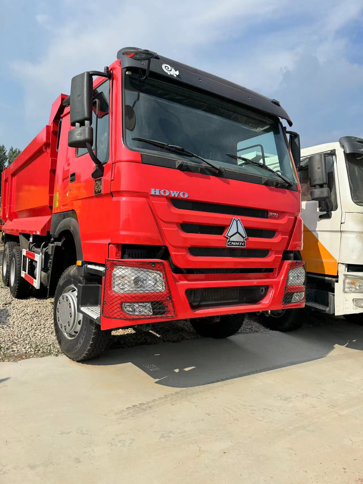 SINOTRUK HOWO 6*4 8*4 DUMP TRUCK - Kravas automašīna pašizgāzējs: foto 1 SINOTRUK HOWO 6*4 8*4 DUMP TRUCK - Kravas automašīna pašizgāzējs: foto 1