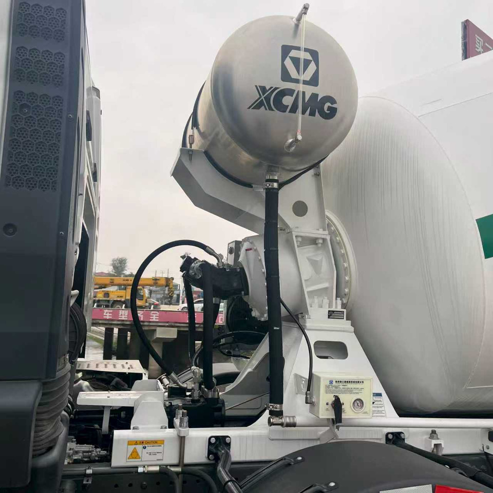 SINOTRUK HOWO TX350 Euro 5 STAGE Ⅴ - Betonvedējs: foto 3 SINOTRUK HOWO TX350 Euro 5 STAGE Ⅴ - Betonvedējs: foto 3