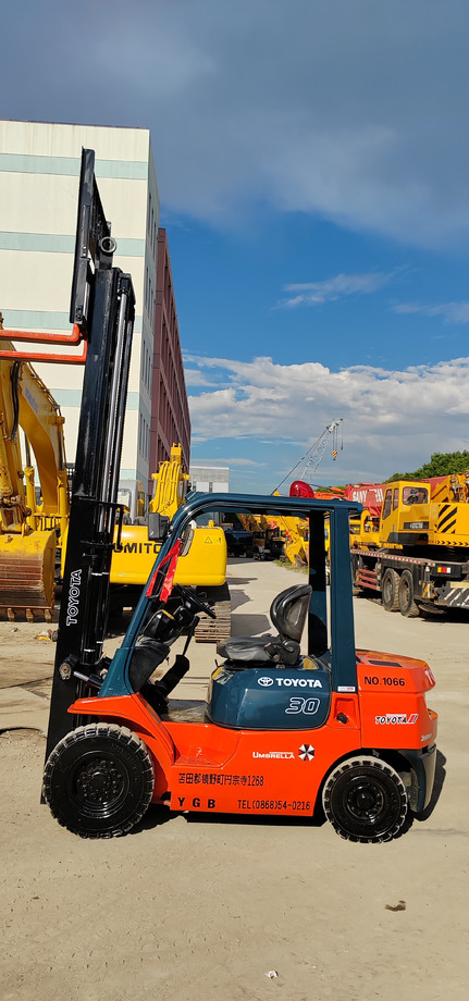 TOYOTA FD30 - Autokrāvējs: foto 3 TOYOTA FD30 - Autokrāvējs: foto 3