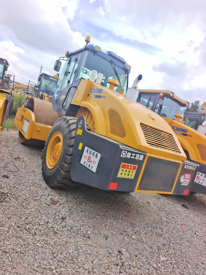 XCMG XS183J 203J 223J 263J - Ceļu veltnis: foto 2 XCMG XS183J 203J 223J 263J - Ceļu veltnis: foto 2