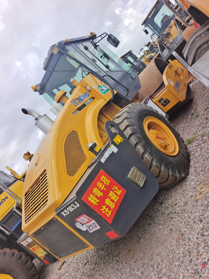 XCMG XS183J 203J 223J 263J - Ceļu veltnis: foto 3 XCMG XS183J 203J 223J 263J - Ceļu veltnis: foto 3