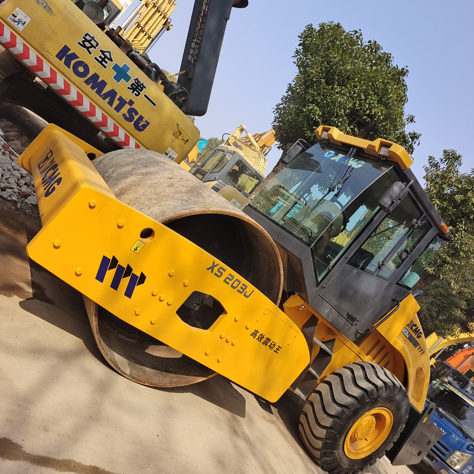 XCMG XS203J - Ceļu veltnis: foto 4 XCMG XS203J - Ceļu veltnis: foto 4