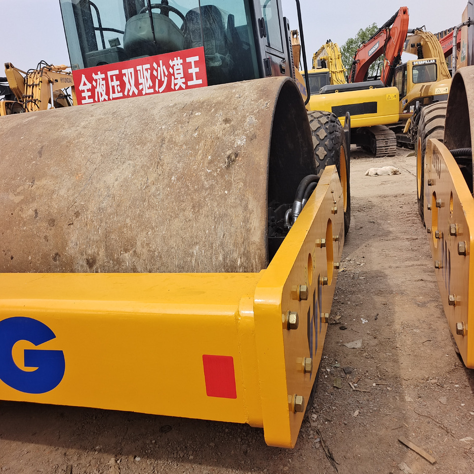 XCMG XS203J - Ceļu veltnis: foto 4 XCMG XS203J - Ceļu veltnis: foto 4