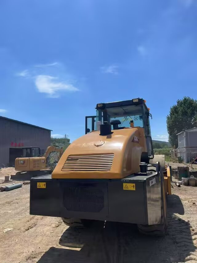 XCMG XS222J XS223J XS263J - Ceļu veltnis: foto 5 XCMG XS222J XS223J XS263J - Ceļu veltnis: foto 5