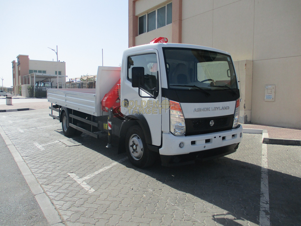 Ashok Leyland PARTNER LX 4x2 with Fassi F50A.022 Crane - Kravas auto ar manipulatoru: foto 1 Ashok Leyland PARTNER LX 4x2 with Fassi F50A.022 Crane - Kravas auto ar manipulatoru: foto 1