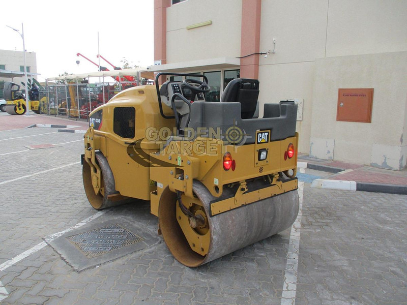 Caterpillar CB34B - Lauka veltnis: foto 4 Caterpillar CB34B - Lauka veltnis: foto 4