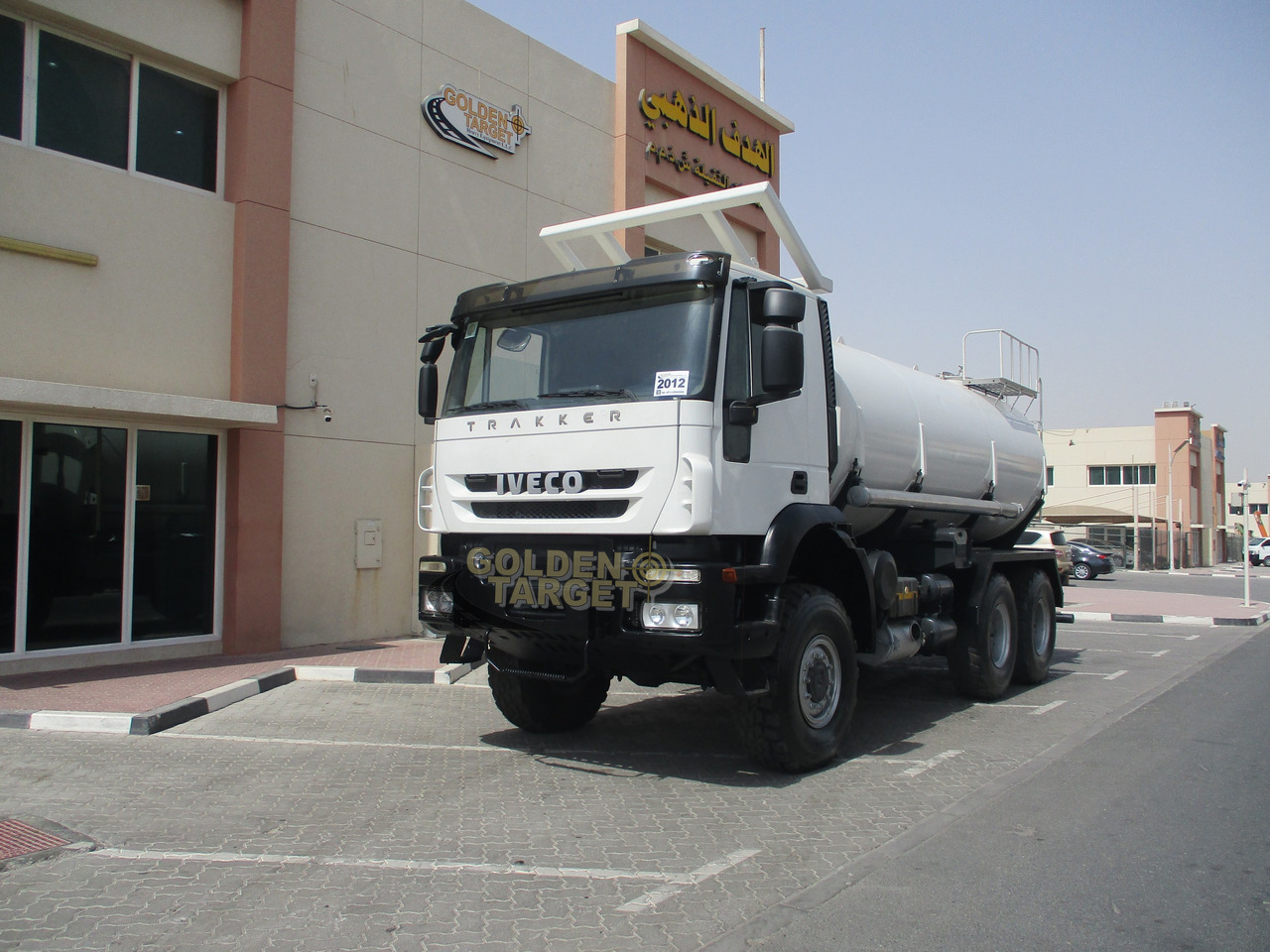 IVECO TRAKKER 380 6x6 Tanker - Autocisterna: foto 2 IVECO TRAKKER 380 6x6 Tanker - Autocisterna: foto 2