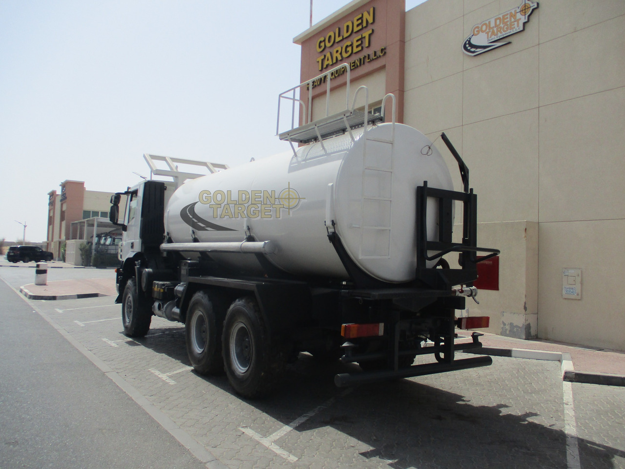 IVECO TRAKKER 380 6x6 Tanker - Autocisterna: foto 4 IVECO TRAKKER 380 6x6 Tanker - Autocisterna: foto 4