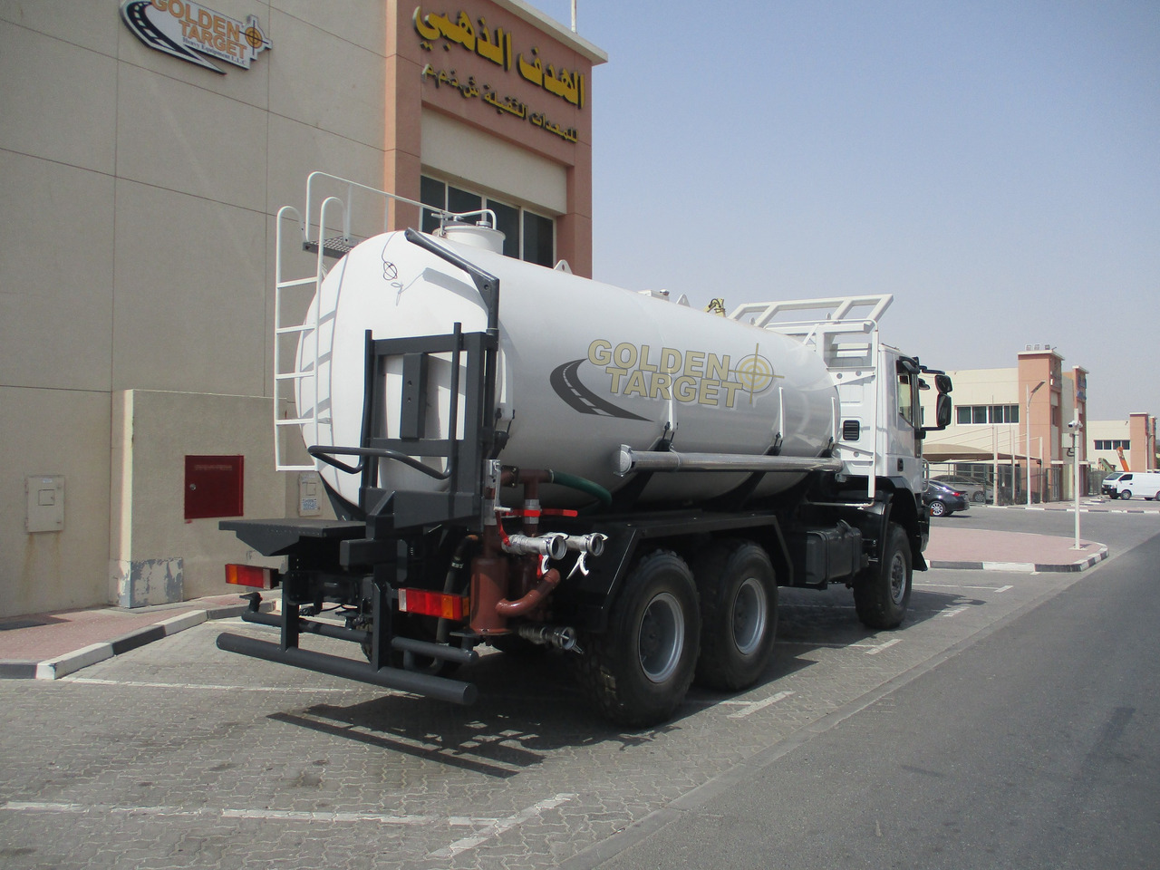 IVECO TRAKKER 380 6x6 Tanker - Autocisterna: foto 3 IVECO TRAKKER 380 6x6 Tanker - Autocisterna: foto 3
