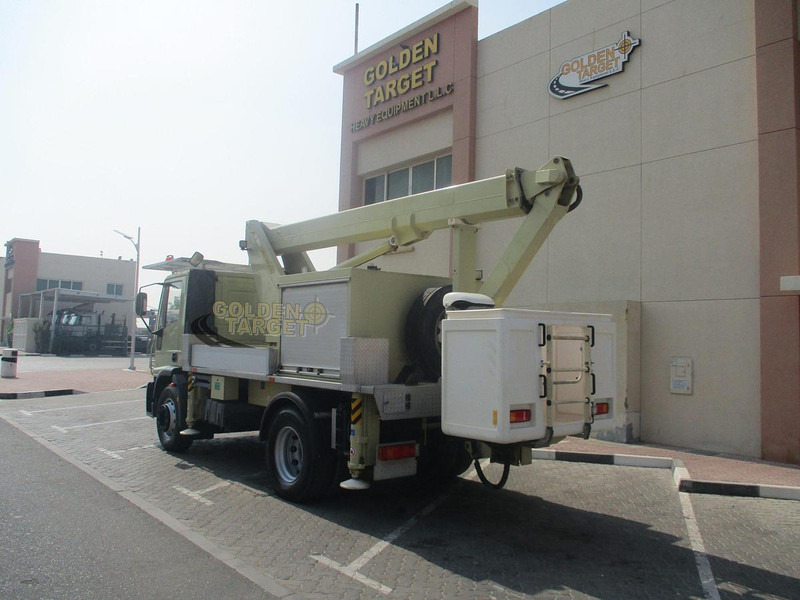 Iveco EuroCargo 180E28 - Pacēlājs: foto 4 Iveco EuroCargo 180E28 - Pacēlājs: foto 4