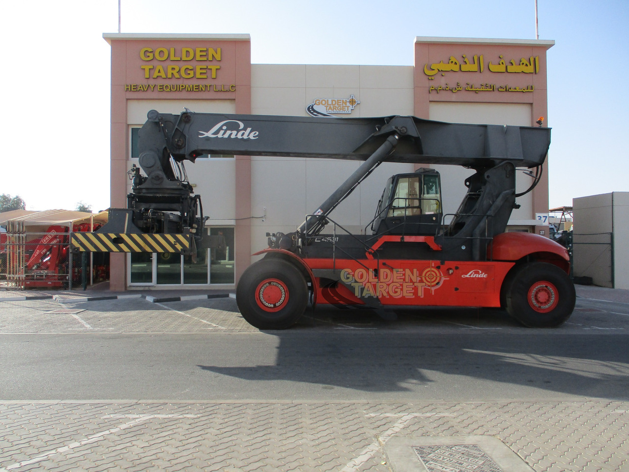 LINDE C4531TL Reach Stacker - Sānu konteineru krāvējs: foto 5 LINDE C4531TL Reach Stacker - Sānu konteineru krāvējs: foto 5