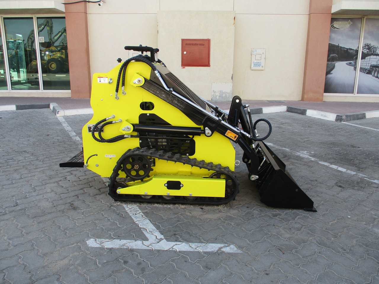 MACHPRO MPS330 Mini Skid Steer - Kompaktiekrāvējs: foto 5 MACHPRO MPS330 Mini Skid Steer - Kompaktiekrāvējs: foto 5