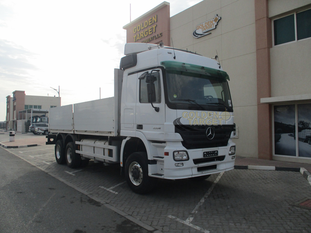 MERCEDES-BENZ ACTROS 3354 6x6 Chassis Truck - Šasija kravas automašīna: foto 1 MERCEDES-BENZ ACTROS 3354 6x6 Chassis Truck - Šasija kravas automašīna: foto 1