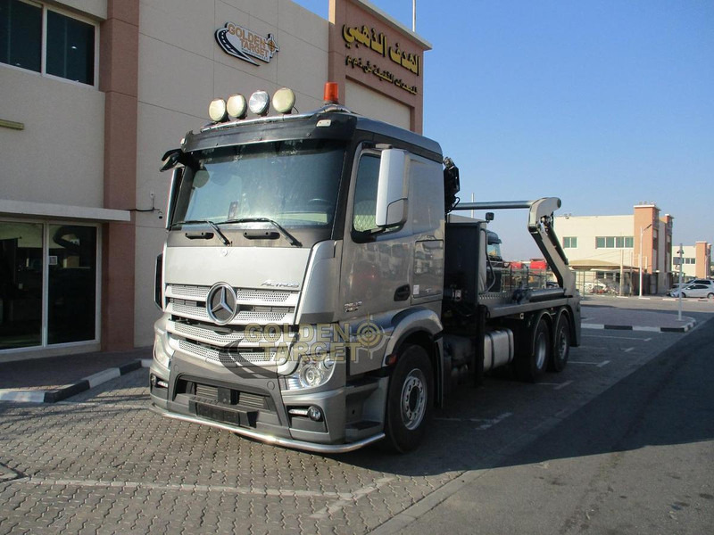 Mercedes-Benz 2642 6×2 Double Skip Loader with HIAB Crane - Iekrāvējs: foto 1 Mercedes-Benz 2642 6×2 Double Skip Loader with HIAB Crane - Iekrāvējs: foto 1