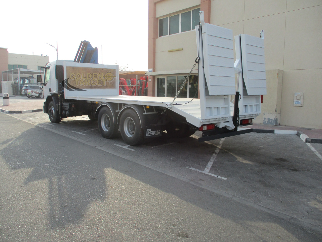 RENAULT Kerax 380 6×4 Crane Truck - Kravas auto ar manipulatoru: foto 4 RENAULT Kerax 380 6×4 Crane Truck - Kravas auto ar manipulatoru: foto 4