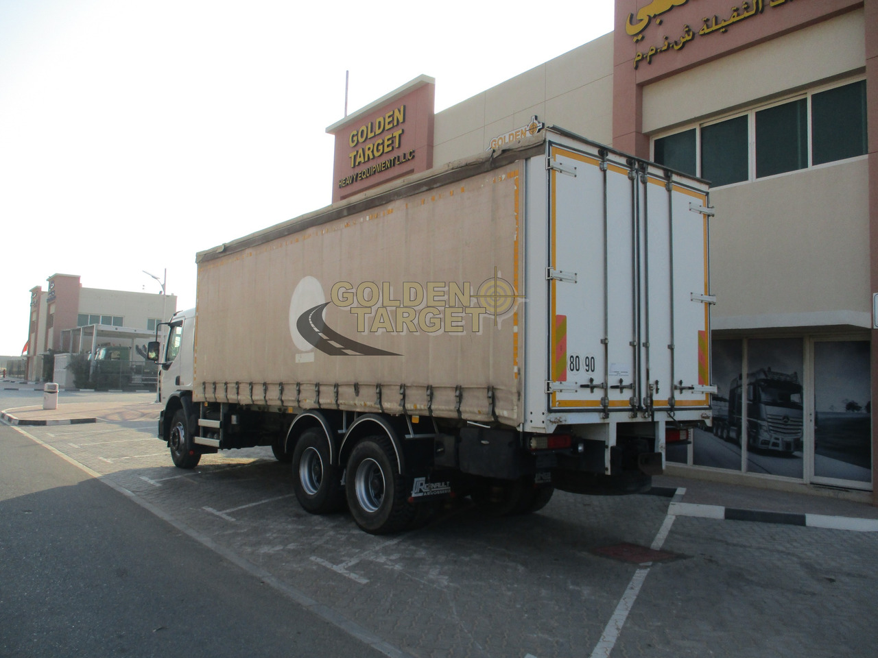 Renault KERAX 380 Curtainsider Truck - Kravas automašīna ar tentu: foto 4 Renault KERAX 380 Curtainsider Truck - Kravas automašīna ar tentu: foto 4