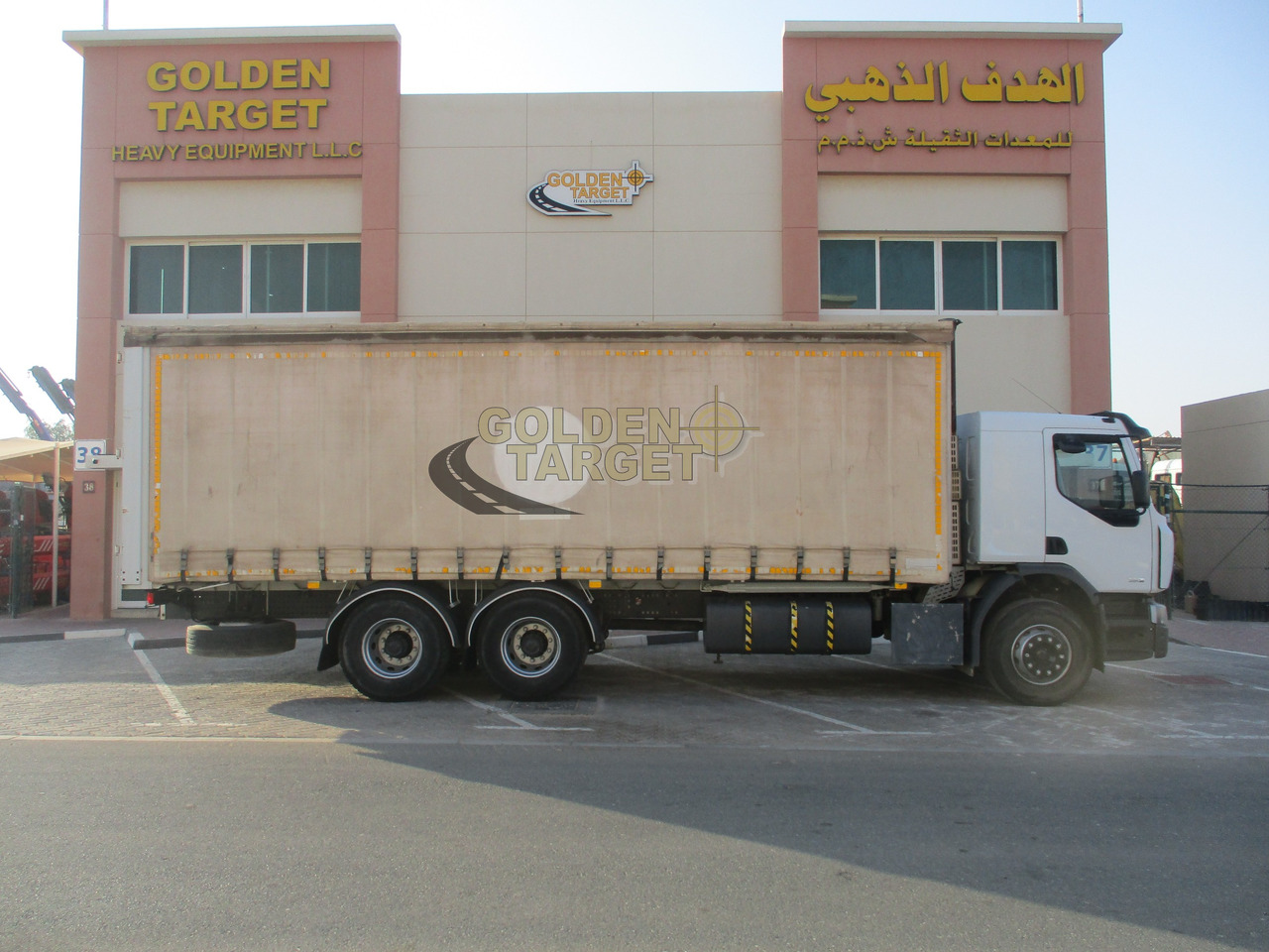 Renault KERAX 380 Curtainsider Truck - Kravas automašīna ar tentu: foto 5 Renault KERAX 380 Curtainsider Truck - Kravas automašīna ar tentu: foto 5