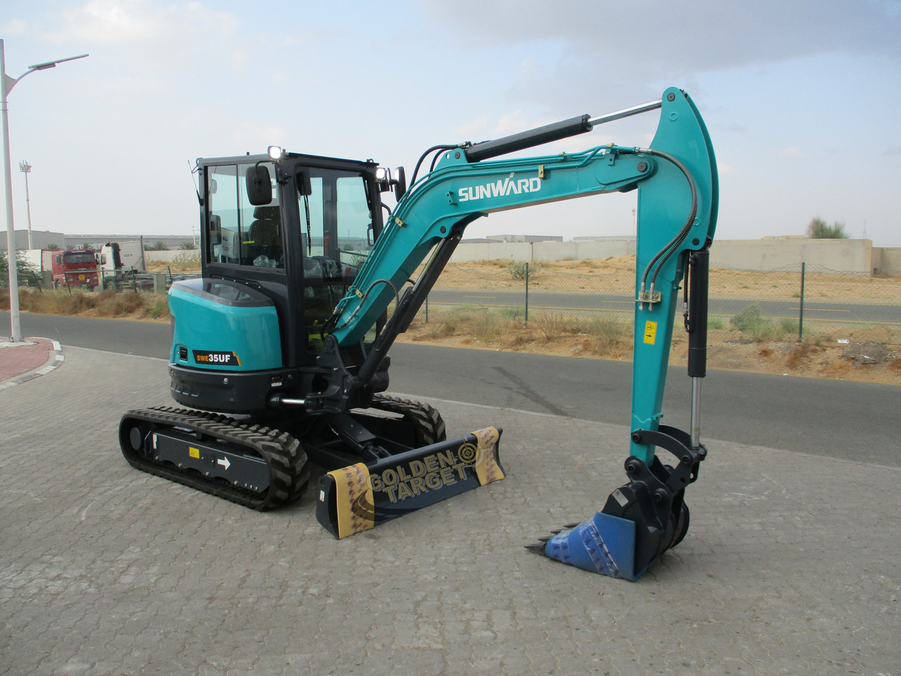 SUNWARD SWE35UF Mini Hydraulic Excavator - Mini-ekskavators: foto 1 SUNWARD SWE35UF Mini Hydraulic Excavator - Mini-ekskavators: foto 1