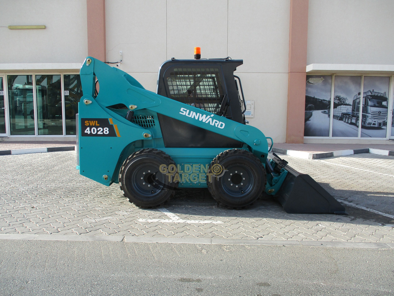 SUNWARD SWL4028 Skid Steer Loader - Kompaktiekrāvējs: foto 5 SUNWARD SWL4028 Skid Steer Loader - Kompaktiekrāvējs: foto 5