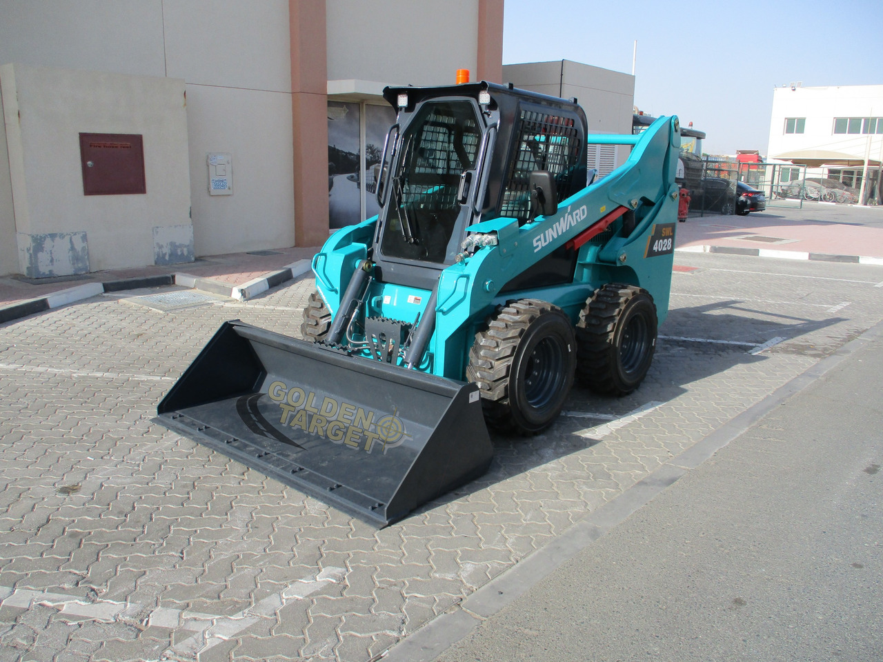 SUNWARD SWL4028 Skid Steer Loader - Kompaktiekrāvējs: foto 2 SUNWARD SWL4028 Skid Steer Loader - Kompaktiekrāvējs: foto 2