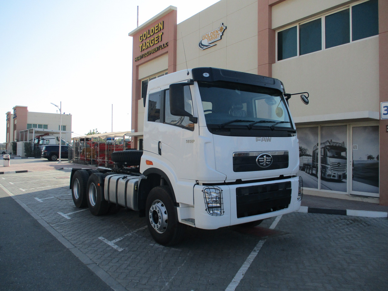 FAW 4181P2K15 6x4 Head Truck - Vilcējs: foto 1 FAW 4181P2K15 6x4 Head Truck - Vilcējs: foto 1