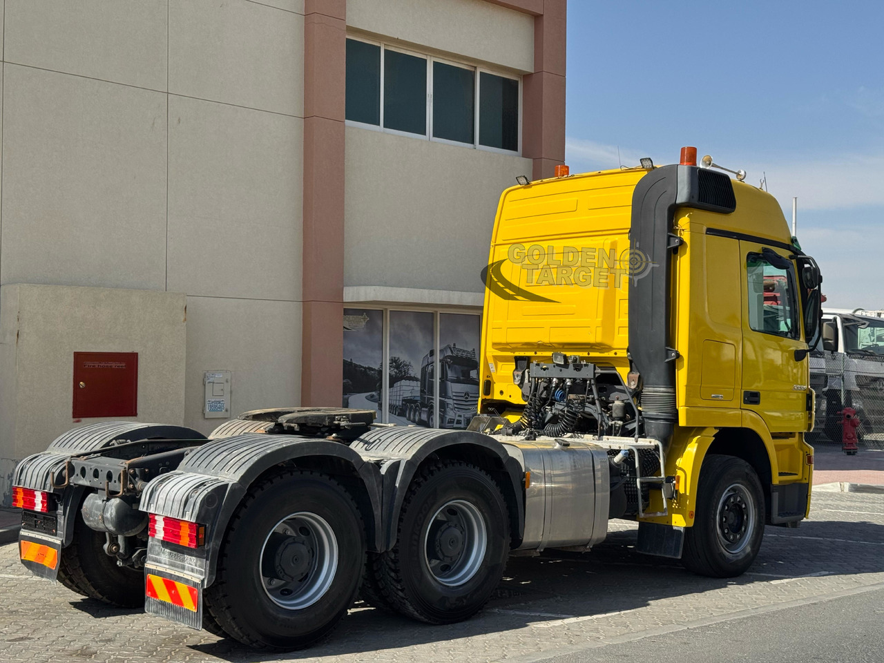 Mercedes Benz ACTROS 3355 6x4 Head Truck - Vilcējs: foto 3 Mercedes Benz ACTROS 3355 6x4 Head Truck - Vilcējs: foto 3
