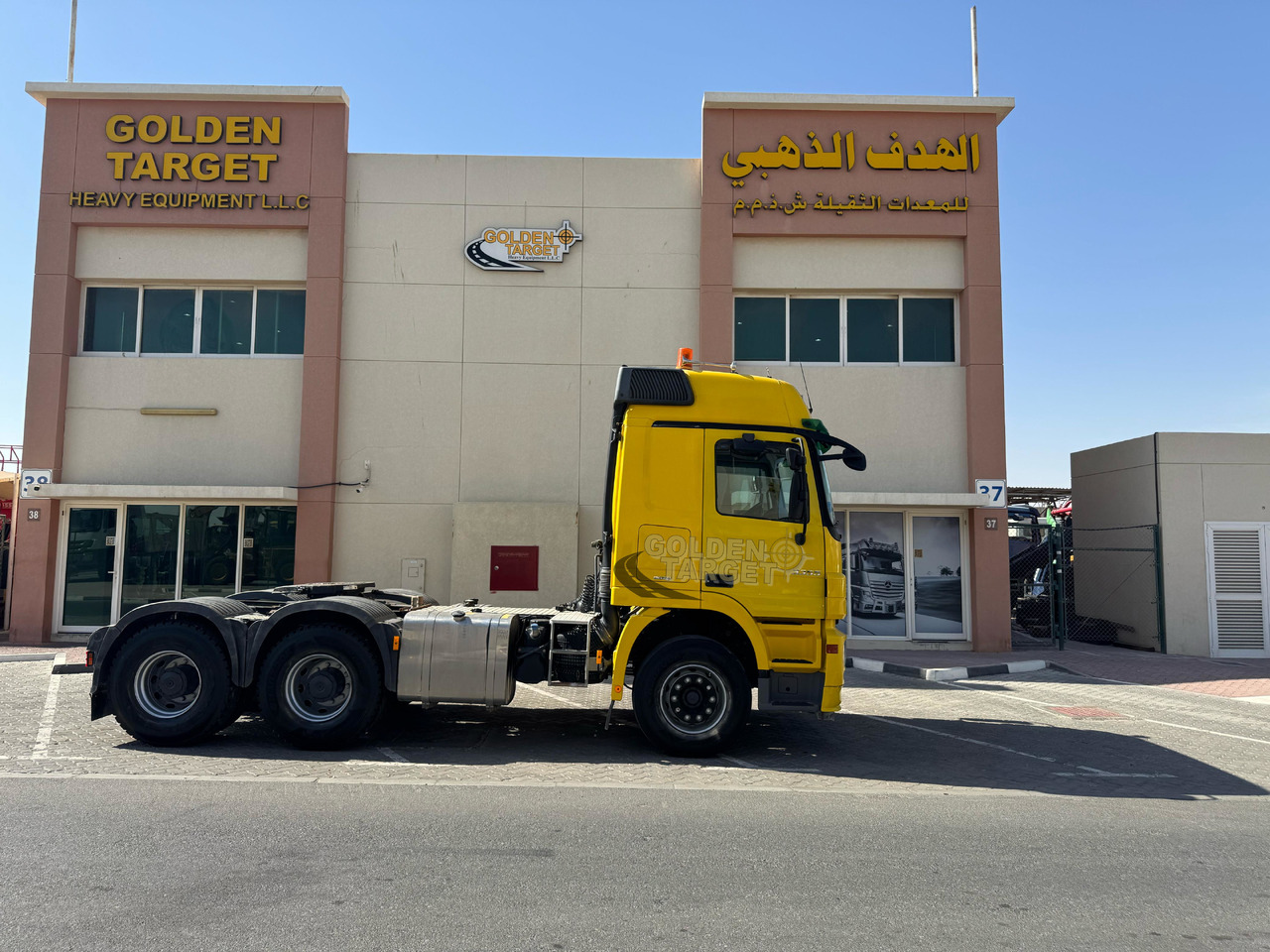 Mercedes Benz ACTROS 3355 6x4 Head Truck - Vilcējs: foto 4 Mercedes Benz ACTROS 3355 6x4 Head Truck - Vilcējs: foto 4
