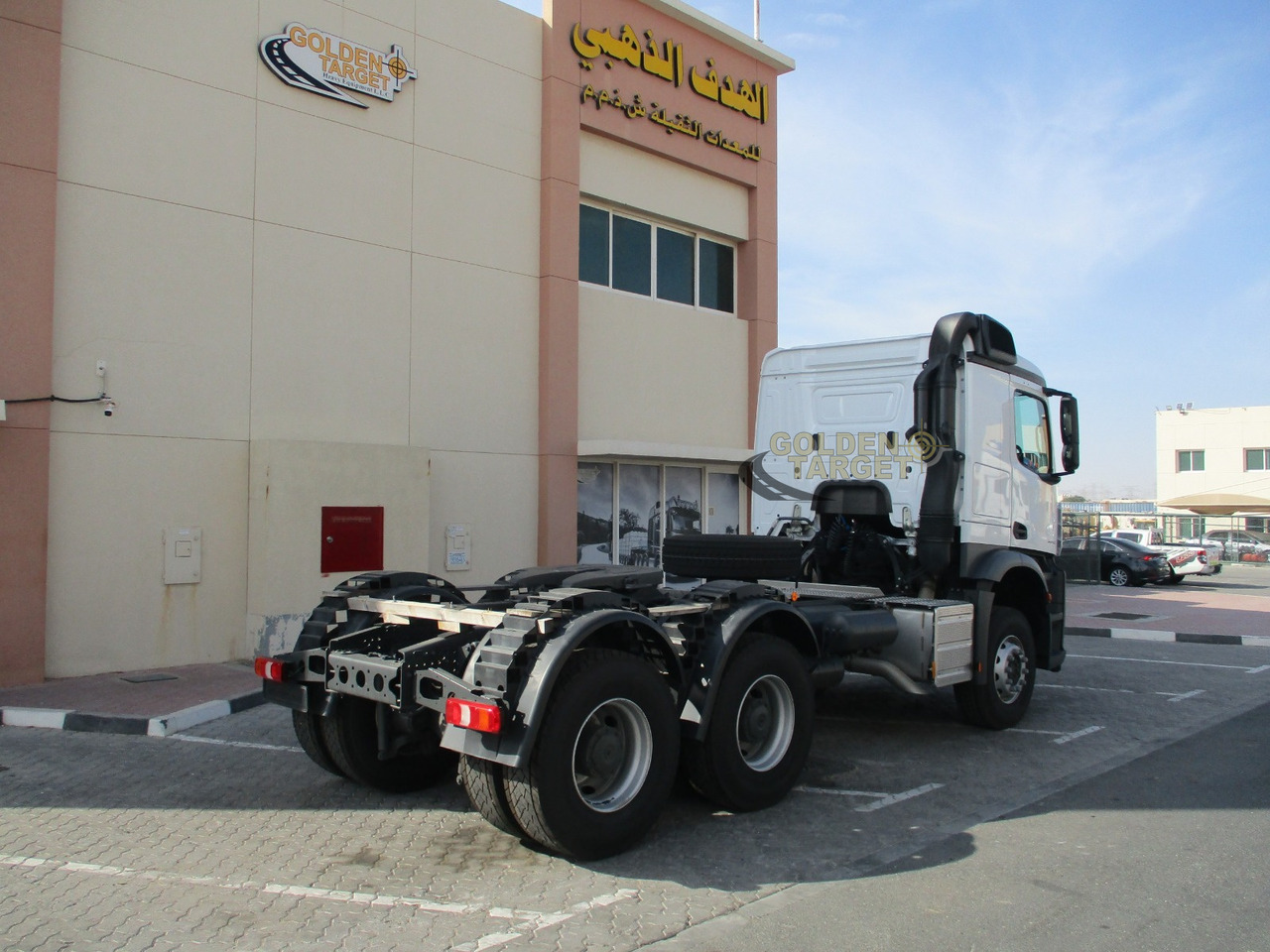 Mercedes-Benz Actros 3342 6x4 Right Hand Head Truck - Vilcējs: foto 3 Mercedes-Benz Actros 3342 6x4 Right Hand Head Truck - Vilcējs: foto 3