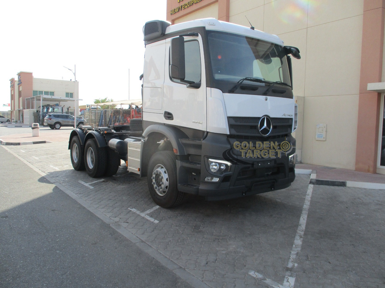 Mercedes-Benz Actros 3342 6x4 Right Hand Head Truck - Vilcējs: foto 1 Mercedes-Benz Actros 3342 6x4 Right Hand Head Truck - Vilcējs: foto 1