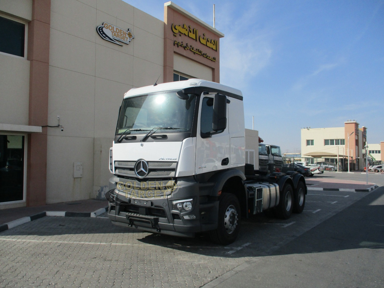 Mercedes-Benz Actros 3342 6x4 Right Hand Head Truck - Vilcējs: foto 2 Mercedes-Benz Actros 3342 6x4 Right Hand Head Truck - Vilcējs: foto 2