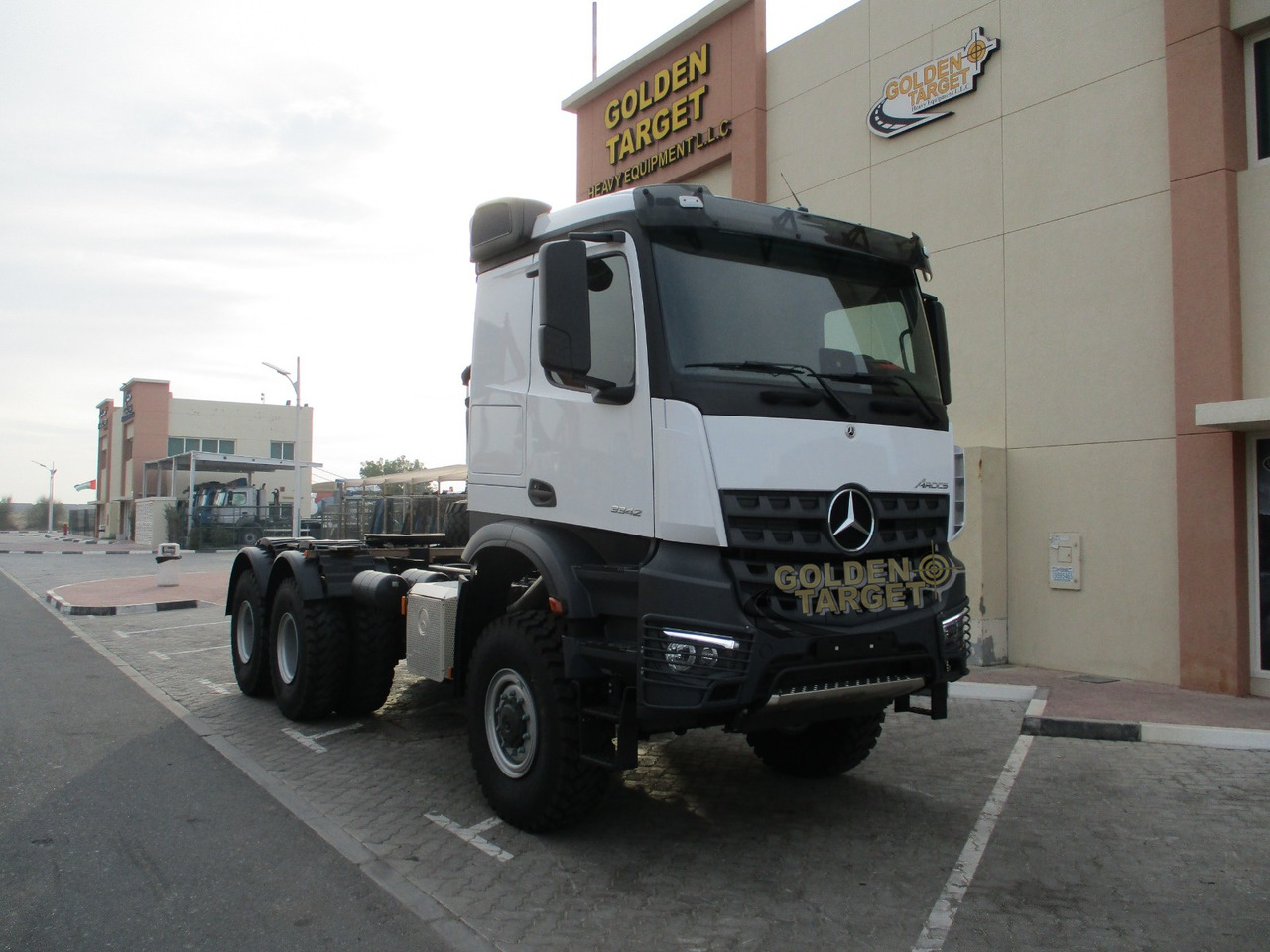 Mercedes-Benz Arocs 3342 6x6 Head Truck - Vilcējs: foto 1 Mercedes-Benz Arocs 3342 6x6 Head Truck - Vilcējs: foto 1