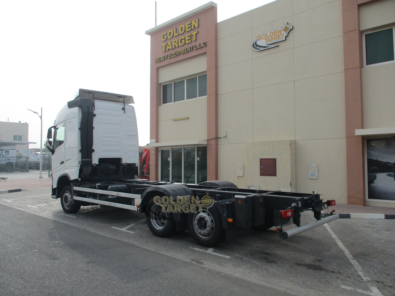 Volvo FH460 6×2 Chassis - Šasija kravas automašīna: foto 4 Volvo FH460 6×2 Chassis - Šasija kravas automašīna: foto 4